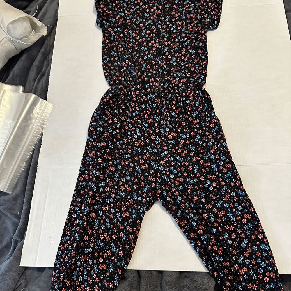 Epic Threads Women's Floral V-Neck Jumpsuit Black Short Sleeve Pockets Size L